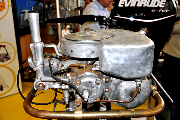 EVINRUDE