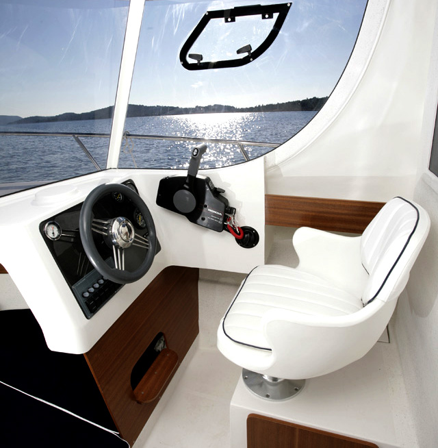Cocpit_Pilot_House_560